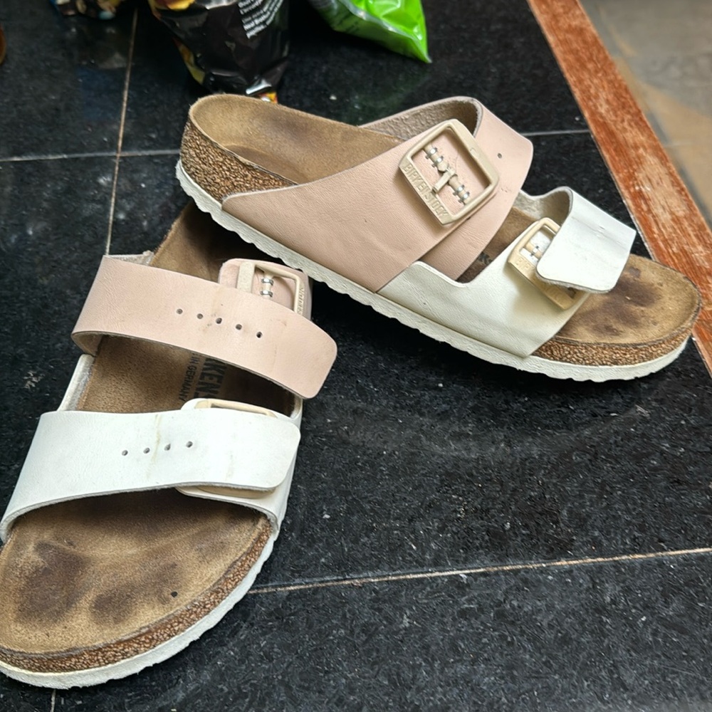 Birkenstock Women's White and Tan Sandals size 40 - Picture 2 of 4